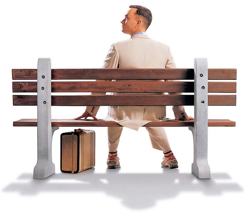 Forrst Gump istumassa penkillä elokuvan julisteessa.